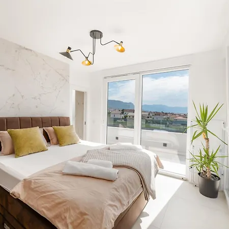 Penthouse Franita 50 Meters From The Apartment Kastela