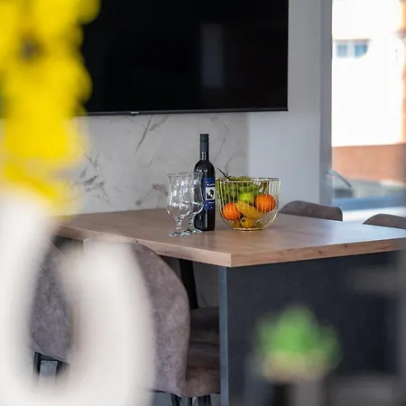 Apartment Penthouse Franita 50 Meters From The Kastela
