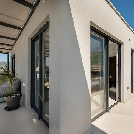 Penthouse Franita 50 Meters From The Apartment Kastela