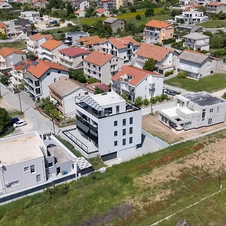 Apartment Penthouse Franita 50 Meters From The Kastela